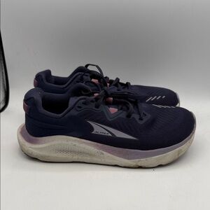 Altra Paradigm 8 women’s 8 Dark Blue and Pink Athletic Shoes S7